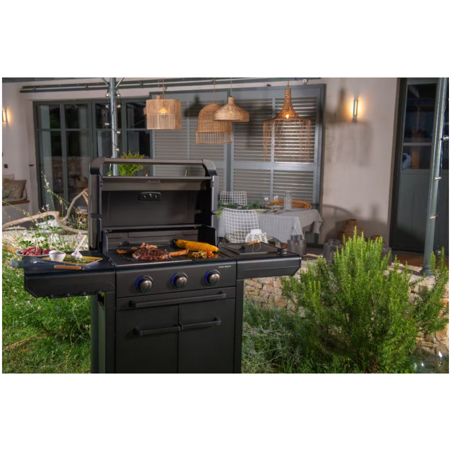Il Campingaz 3 Series Onyx S DualGas Bundle  molto pi di un semplice barbecue:  il compagno ideale per chi ama cucinare all'aperto con stile,...