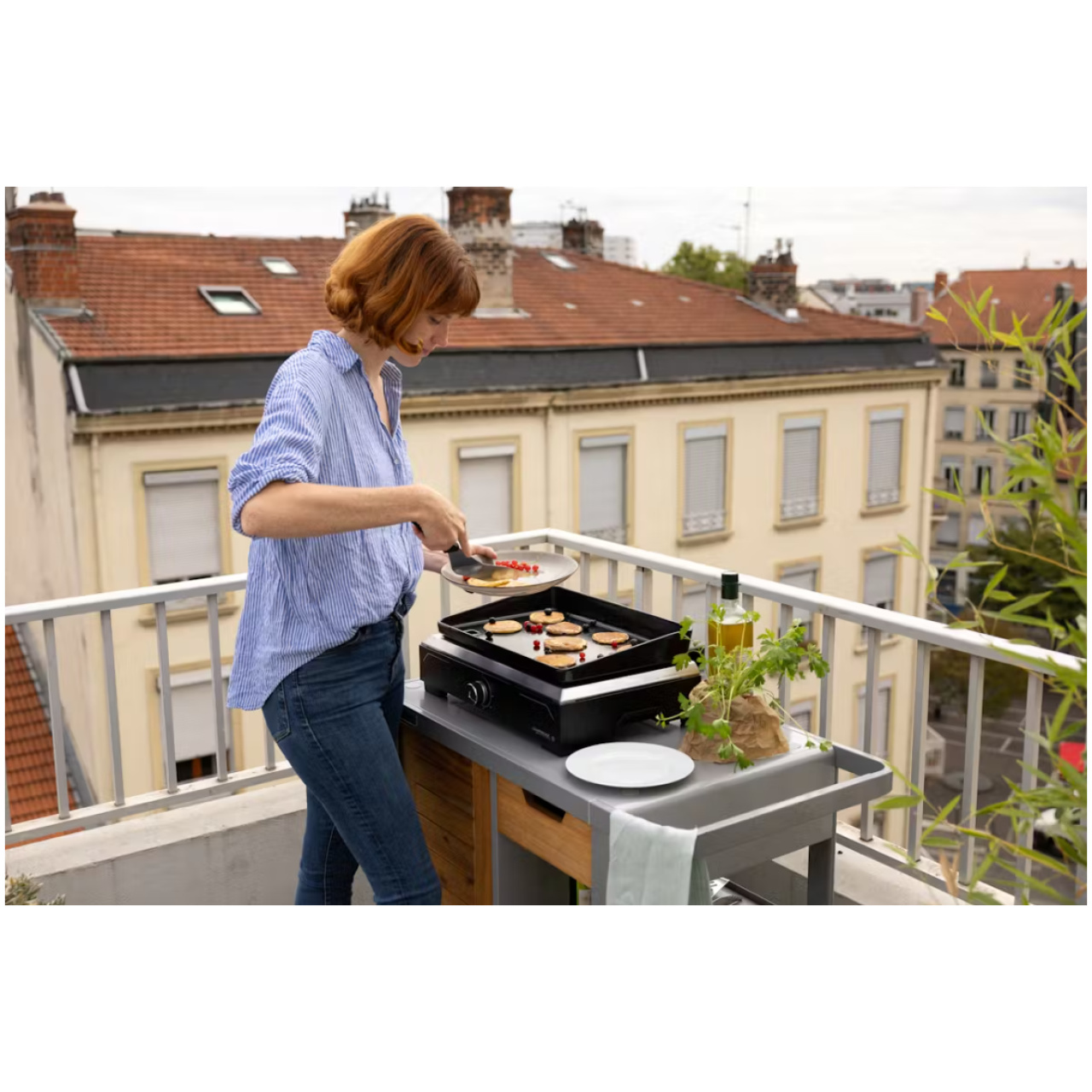 Immagina di poter cucinare piatti gustosi e perfettamente grigliati, in casa come all'aperto, senza complicazioni. Con la Plancha Electric 1 XD di...