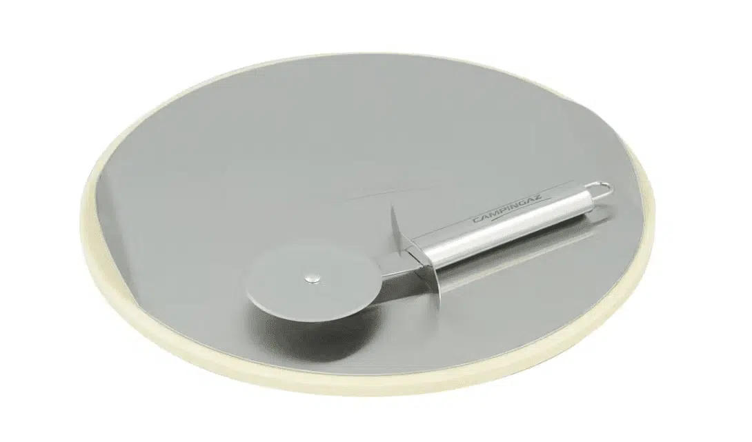 CAMPING GAZ ITALIA SRL PIETRA PER PIZZA BBQ La piastra per pizza Campingaz Culinary Modular (codice articolo 2000014582) è l'accessorio ideale per trasformare il tuo barbecue in un autentico...