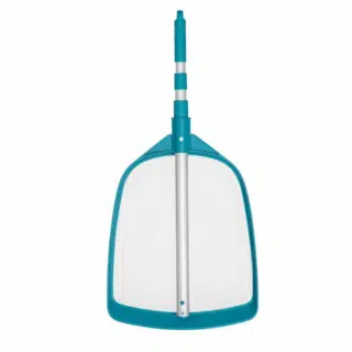 Mantenere la tua piscina pulita ogni giorno pu&ograve; sembrare una seccatura. ma con il retino di superficie Bestway Aquascoop con manico telescopico,...