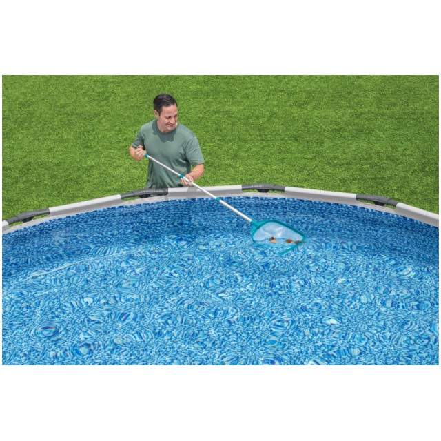 Mantenere la tua piscina pulita ogni giorno può sembrare una seccatura. ma con il retino di superficie Bestway Aquascoop con manico telescopico,...