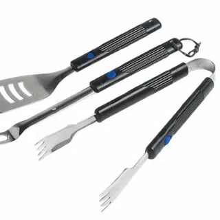 Il piacere di cucinare all'aperto passa anche dagli strumenti giusti. Il Kit Utensili Campingaz estensibili &egrave; pensato per rendere ogni grigliata pi&ugrave;...