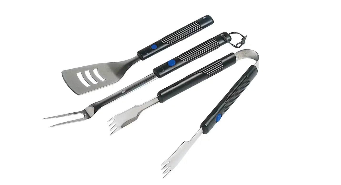 CAMPING GAZ ITALIA SRL KIT UTENSILI ESTENSIBILE Il piacere di cucinare all'aperto passa anche dagli strumenti giusti. Il Kit Utensili Campingaz estensibili è pensato per rendere ogni grigliata più...