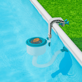 Prodotti in promozione 654 Godersi una piscina pulita non dovrebbe richiedere ore di lavoro. Con lo skimmer da parete Bestway, la manutenzione quotidiana diventa semplice ed...