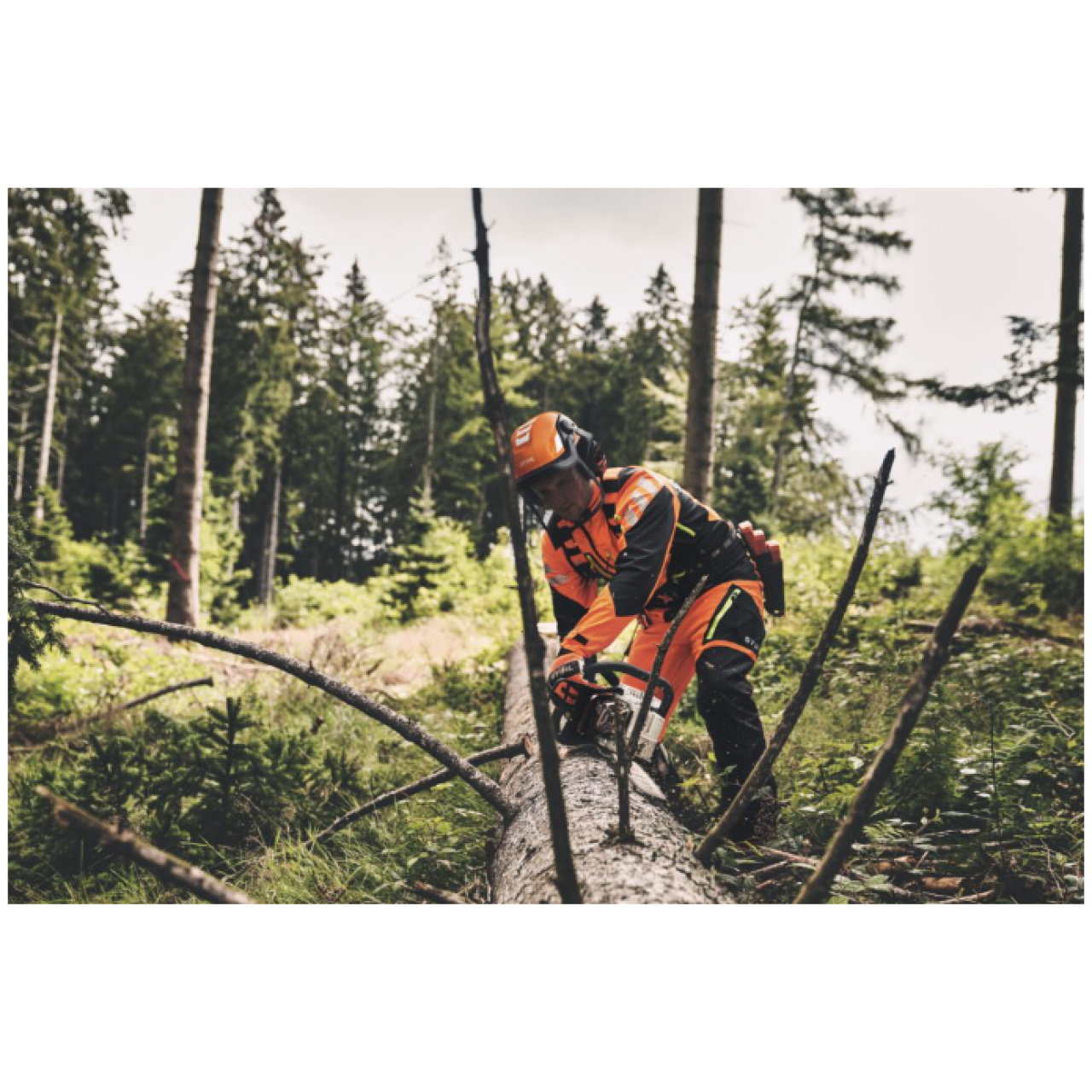 La STIHL MS 400.1 C-M  la nuova protagonista del mondo forestale. Progettata per offrire performance elevate con una gestione ancora pi...