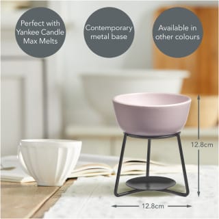 Se stai cercando un modo semplice ma elegante per profumare la tua casa e creare un'atmosfera rilassante, il bruciatore Yankee Candle Pebble Spa Grey...