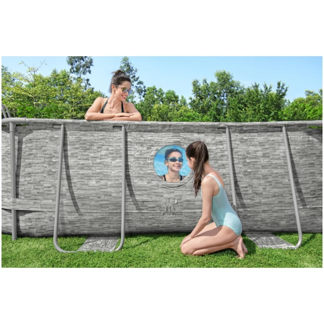 Vivi un'estate all'insegna del divertimento e del relax con la piscina Bestway Power Steel Swim Vista SeriesT SplashView, il modello ovale con oblò...