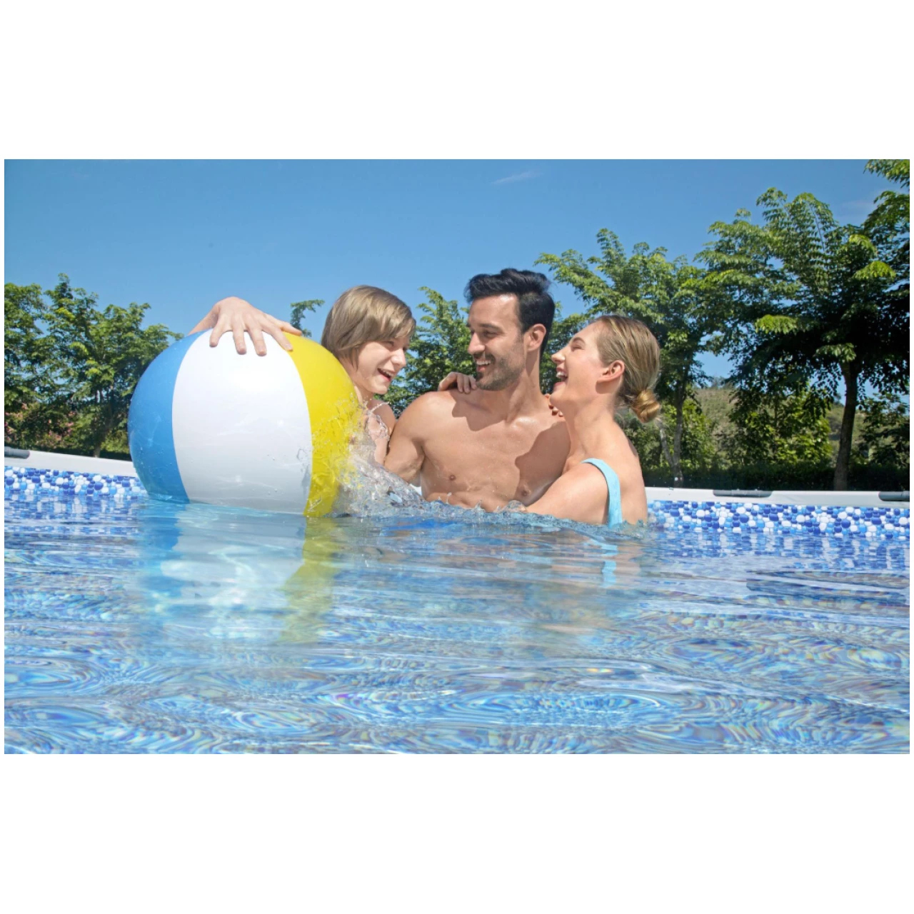 Porta il divertimento dell'estate direttamente nel tuo giardino con la piscina fuori terra Bestway Steel Pro MAX da 549x122 cm, una delle soluzioni...