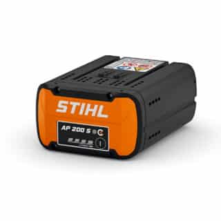 La STIHL AP 200 S è la batteria più leggera del sistema STIHL AP, progettata per garantire massima efficienza e comfort d'uso. Con una potenza...