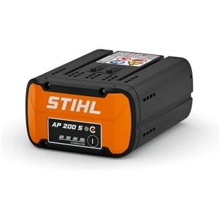 La STIHL AP 200 S &egrave; la batteria pi&ugrave; leggera del sistema STIHL AP, progettata per garantire massima efficienza e comfort d'uso. Con una potenza...