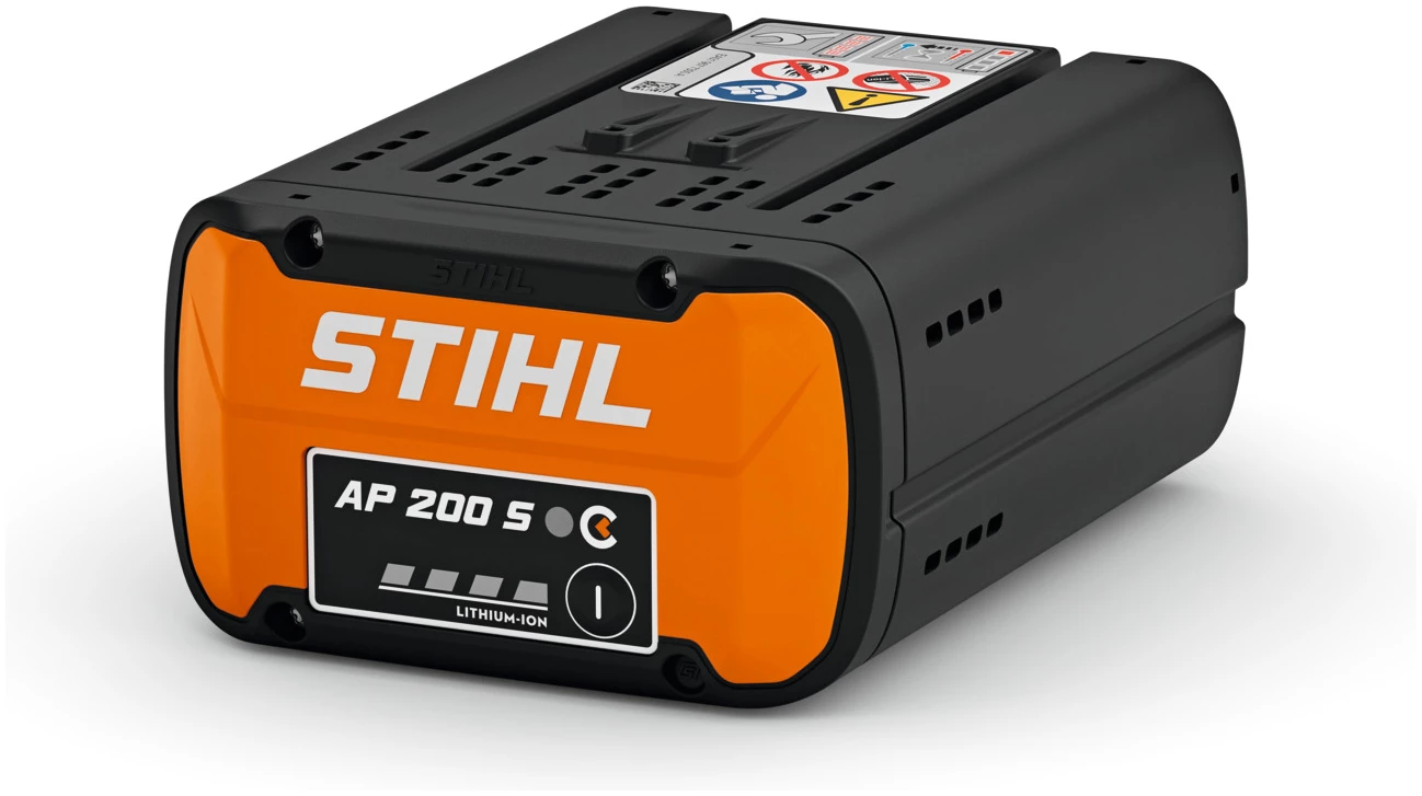 STIHL ACCUMULATORE AP 200 S La STIHL AP 200 S è la batteria più leggera del sistema STIHL AP, progettata per garantire massima efficienza e comfort d'uso. Con una potenza...