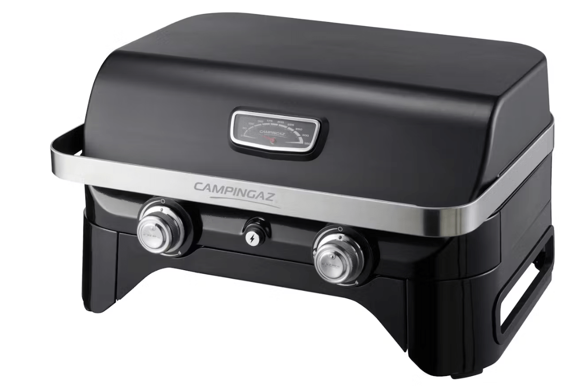 CAMPING GAZ ITALIA SRL BARBECUE ATTITUDINE 2100 LX Scopri un nuovo modo di vivere la grigliata con il Campingaz Attitude 2100 LX, il barbecue da tavolo che unisce design elegante, praticità e alte...