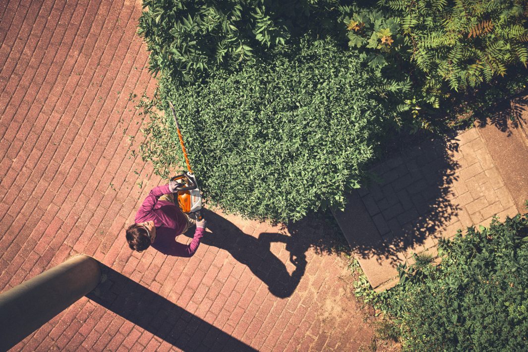 STIHL TAGLIASIEPI A BATTERIA HSA 140 R Il nuovo STIHL HSA 140 R rappresenta la massima evoluzione tecnologica per il manutentore del verde che non accetta compromessi tra potenza e...