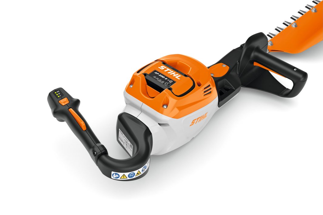 STIHL TAGLIASIEPI BATTERIA HSA 150.0 R 75mm Il nuovo STIHL HSA 150 R si posiziona al vertice della gamma professionale a batteria, rappresentando la scelta definitiva per chi deve affrontare...