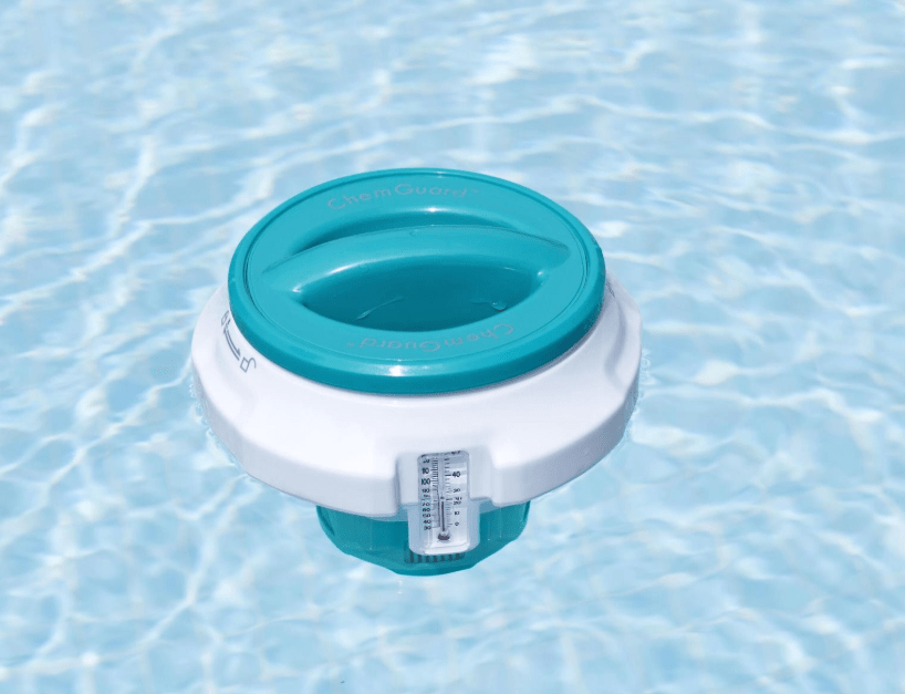 BESTWAY DOSATORE CLORO MEDIO C/TERMOMETRO Il dosatore galleggiante Bestway si presenta come l'alleato indispensabile per chi desidera gestire il trattamento chimico della propria piscina in...