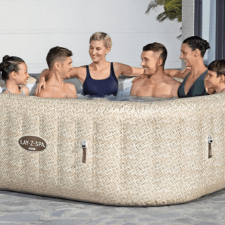 BESTWAY LAY-Z SPA ROMA 7 AIRJET Ecco una versione discorsiva, fluida e coinvolgente, ideale per una brochure o per la sezione "Il nostro racconto" di un sito web. Questo stile...