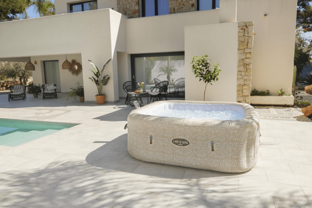 BESTWAY LAY-Z SPA ROMA 7 AIRJET Ecco una versione discorsiva, fluida e coinvolgente, ideale per una brochure o per la sezione "Il nostro racconto" di un sito web. Questo stile...