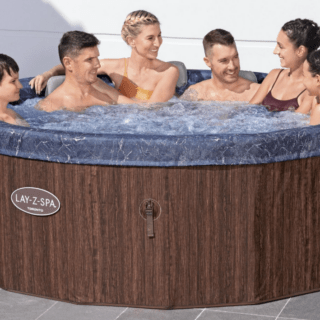 BESTWAY LAY-Z SPA TORONTO THERMACORE ULTRAFIT SMART Se sogni un angolo di benessere che unisca eleganza, innovazione e un'efficienza energetica superiore, la Lay-Z-Spa Toronto è la scelta definitiva....