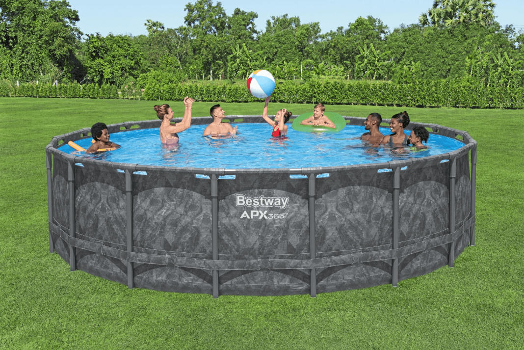 BESTWAY PISCINA APX 365 ROT. 5,49MX1,32M Quando si parla di piscine fuori terra, la Bestway APX 365 rotonda da 5,49 metri di diametro rappresenta il top della categoria per chi desidera un...