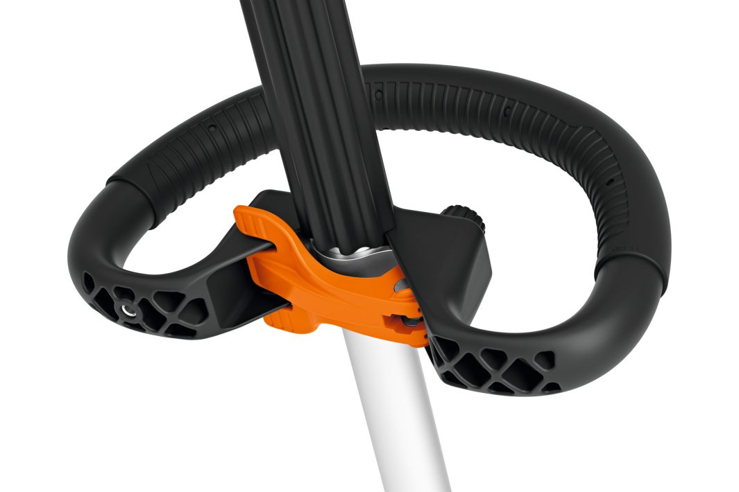 STIHL DECESPUGLIATORE FSA 110 R BATTERIA Se cerchi uno strumento che unisca la forza bruta di un motore a scoppio alla silenziosità e alla pulizia della tecnologia a batteria, il...