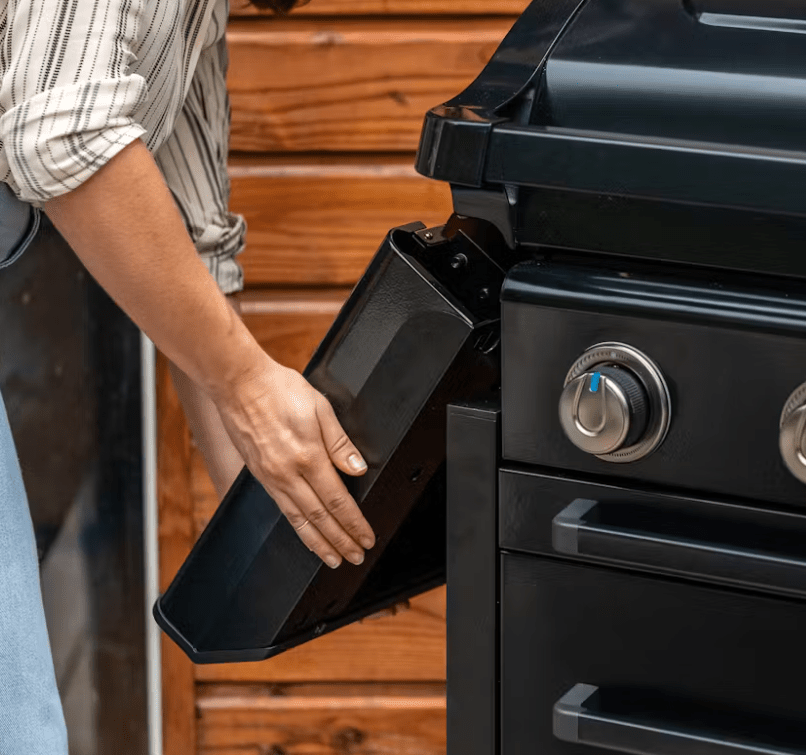 CAMPING GAZ ITALIA SRL BBQ 3 SERIES ONYX S DUALGAS La vera rivoluzione inizia dalla libertà che il sistema DualGas mette nelle vostre mani: per la prima volta, non siete vincolati a una sola fonte di...