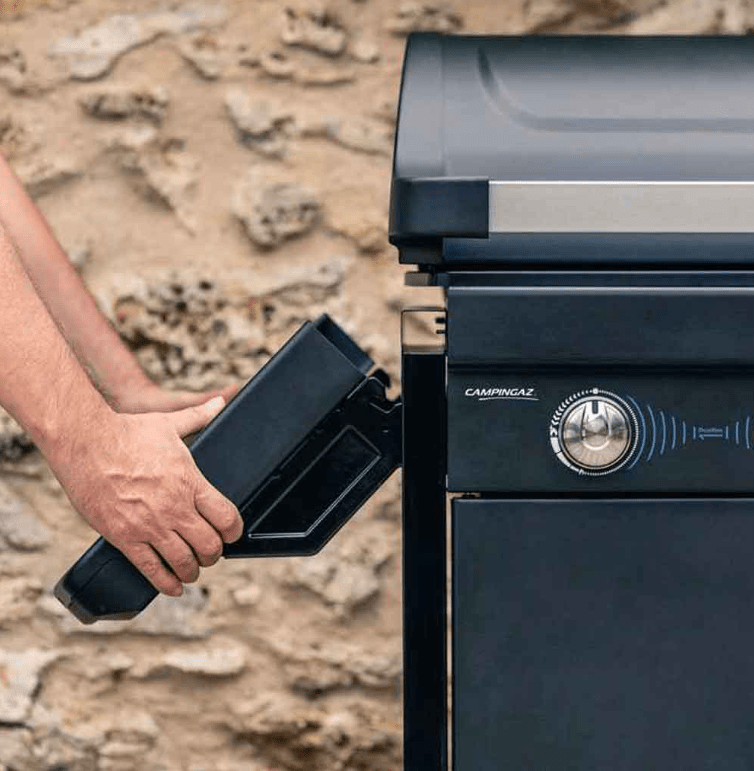 CAMPINGAZ BBQ COMPACT 3 EXS DUALGAS Se stai cercando il perfetto equilibrio tra prestazioni professionali, design elegante e praticità quotidiana, il nuovo Campingaz Compact 3 EXS...