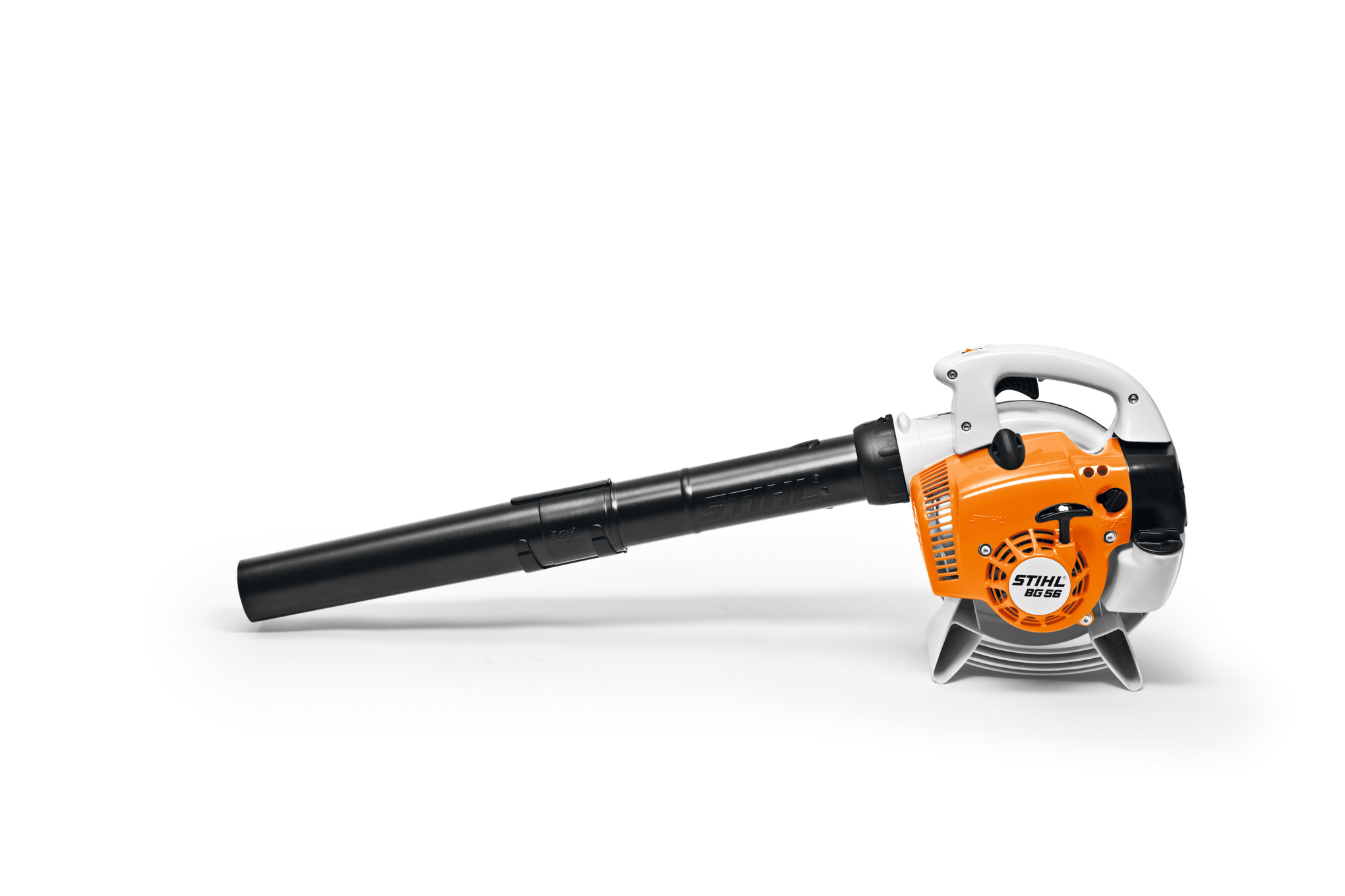STIHL SOFFIATORE BG 56 Il BG 56 di STIHL è un soffiatore a benzina, ideale per proprietari di case, giardinieri e amministrazioni comunali. Questo soffiatore si distingue...