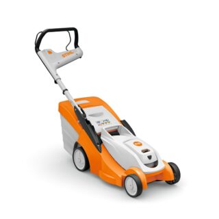 Prodotti in promozione 219 Prendersi cura del giardino non dovrebbe essere un lavoro faticoso, ma un momento di svago all'aria aperta. Il rasaerba a batteria STIHL RMA 239 C...