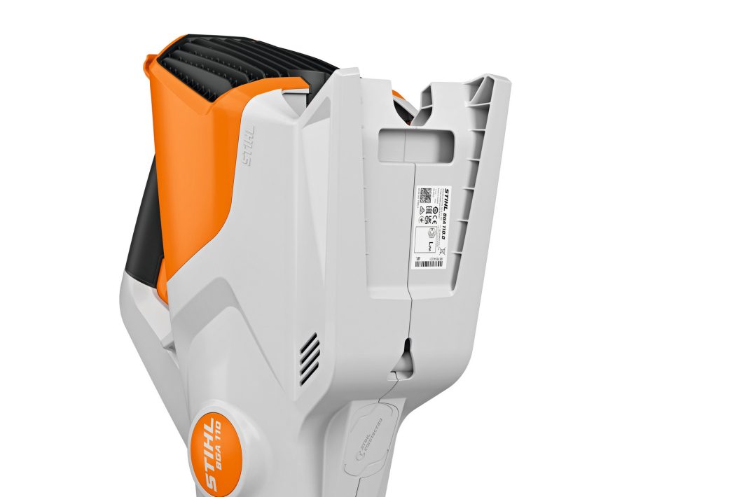BESTWAY SOFFIATORE A BATTERIA BGA 110.0 Il soffiatore a batteria STIHL BGA 110 è la soluzione ideale per i privati più esigenti e per contesti semi-professionali, come la gestione di...