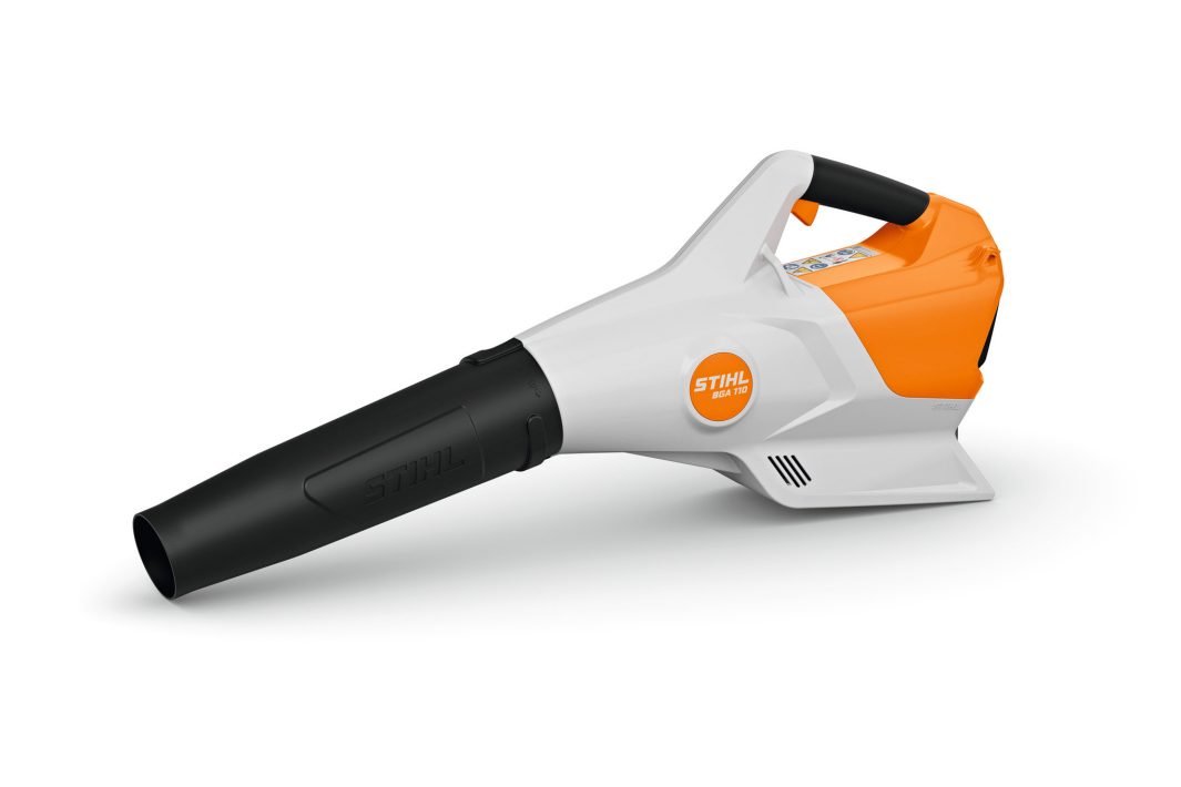 BESTWAY SOFFIATORE A BATTERIA BGA 110.0 Il soffiatore a batteria STIHL BGA 110 è la soluzione ideale per i privati più esigenti e per contesti semi-professionali, come la gestione di...