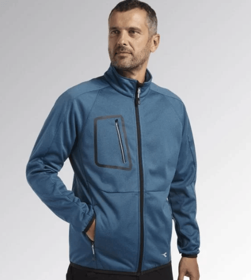DIADORA FELPA BONDED CROSS BLU tg.3XL La felpa Diadora Bonded Cross nella classica sfumatura Blu rappresenta l'unione perfetta tra il comfort di una felpa e la resistenza di un capo...