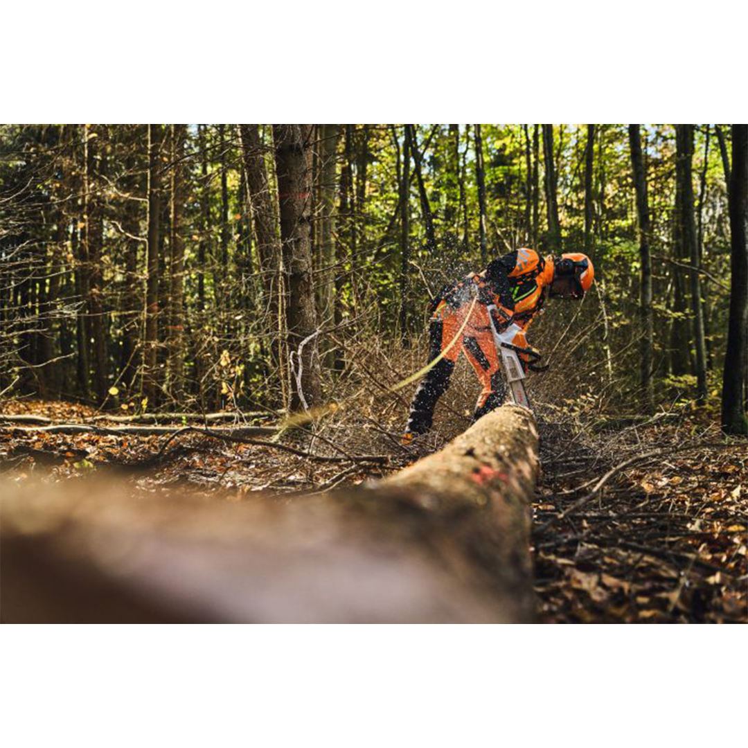 STIHL MOTOSEGA BATT. MSA 260.0 C-O BARRA 35cm La motosega a batteria STIHL MSA 260 C-O rappresenta la soluzione ideale per i professionisti della cura del verde, della silvicoltura e degli enti...