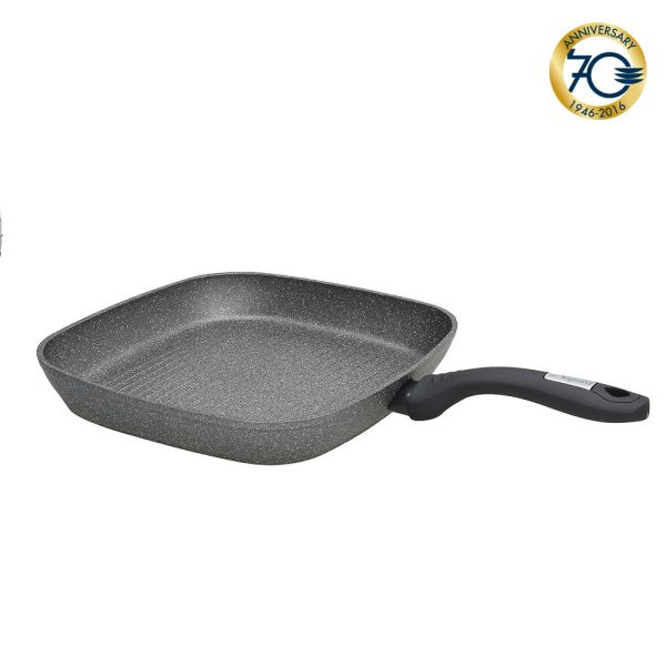 GRILL QUADRA 28X28 AMBIZIOSA Bistecchiera quadrata Tognana 28×28 cm, grill antiaderente della linea Ambiziosa (Class Stone). Ideale per cottura alla piastra su fornelli...