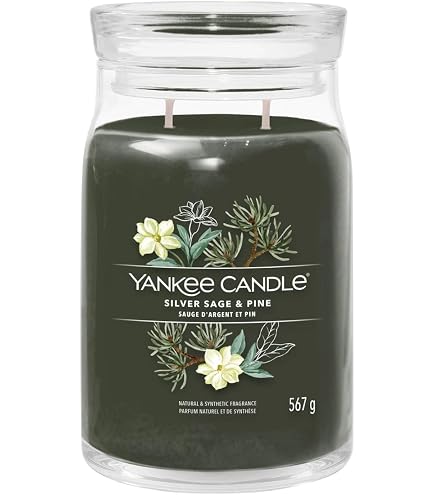 YANKEE CANDLE TUMBLER SILVER SAGE & PINE 567G Candela profumata Yankee Candle Signature Large Tumbler 567 g con doppio stoppino e miscela di cera a base di soia. Fragranza fresca e avvolgente di...