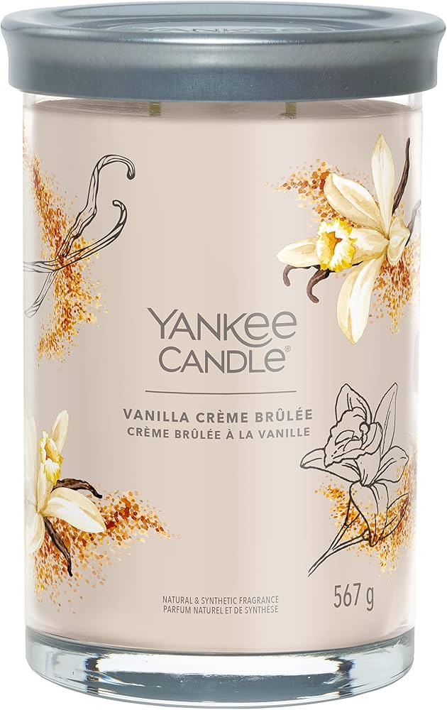 YANKEE CANDLE TUMBLER VANILLA CREME BRULEE 567G Candela profumata Yankee Candle Signature Large Tumbler con fragranza gourmand di crema alla vaniglia e praline tostate. Formato 567 g, due stoppini...