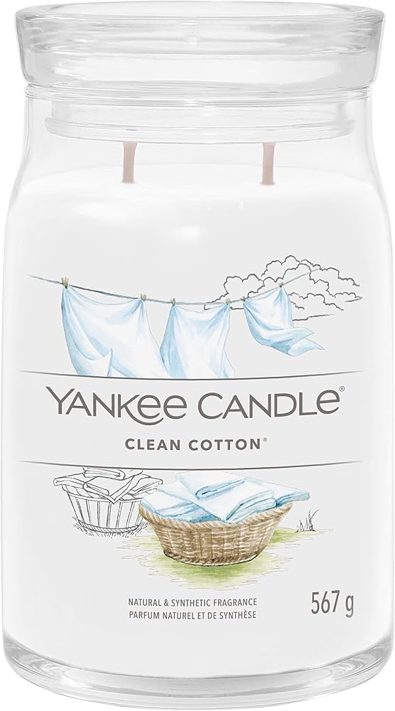 YANKEE CANDLE TUMBLER CLEAN COTTON 567G Candela profumata Yankee Candle Clean Cotton in formato Giara Grande Signature da 567 g, con blend di cera premium e due stoppini per una diffusione...