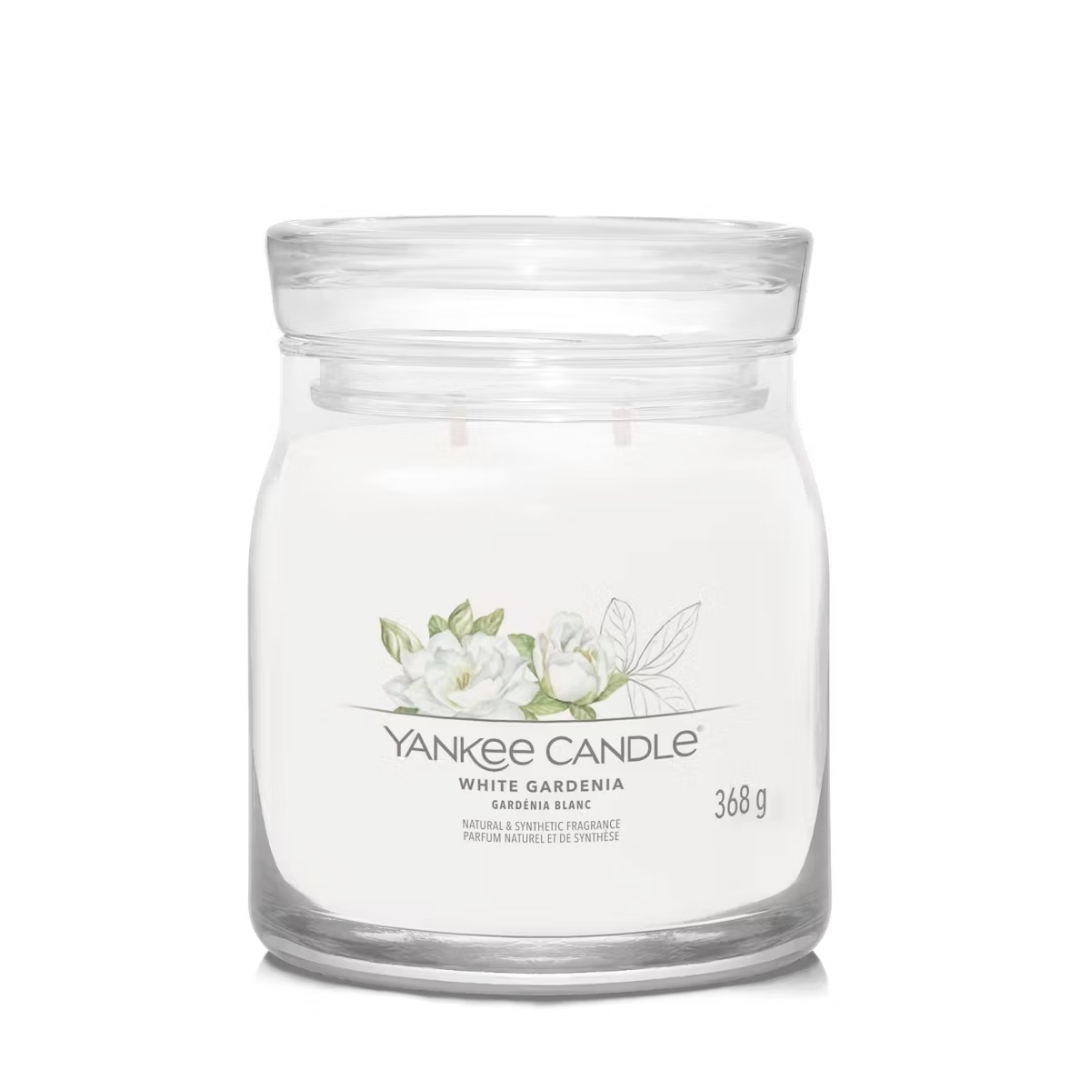 YANKEE CANDLE JAR WHITE GARDENIA 368G Candela profumata Yankee Candle White Gardenia in giara media da 368 g. Fragranza fiorita con note di gardenia e gelsomino; combustione uniforme...