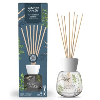 Diffusore a bastoncini Yankee Candle Signature Bayside Cedar da 100 ml: fragranza agrumata e legnosa con diffusione continua fino a 8 settimane. Vaso...