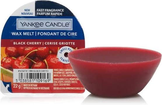YANKEE CANDLE WAX MELT BLACK CHERRY 22G Wax melt Black Cherry da 22 g di Yankee Candle: fragranza fruttata di ciliegia e mandorla. Formato per bruciatori elettrici e non, profumazione fino...