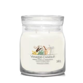 Candela profumata Yankee Candle Signature Sweet Vanilla Horchata in giara media da 368 g. Fragranza dolce e rinfrescante con vaniglia, cardamomo e...