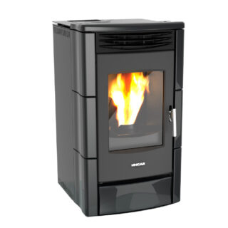 Stufa a pellet elegante con rivestimento in ceramica, braciere in ghisa e pannello di comando digitale. Ventilata, con scarico fumi multi-posizione e...
