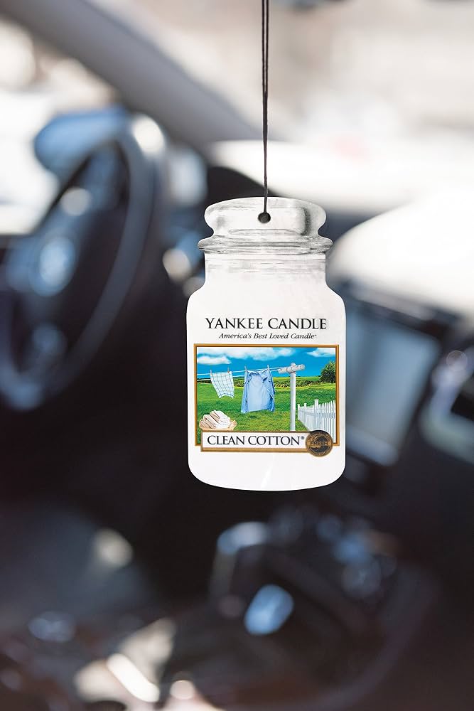 YANKEE CANDLE CAR JAR 3 PACK CLEAN COTTON Profumatore per auto in carta/cartone impregnato con fragranza Clean Cotton. Confezione bonus da 3 pezzi per rinfrescare l'abitacolo o piccoli...